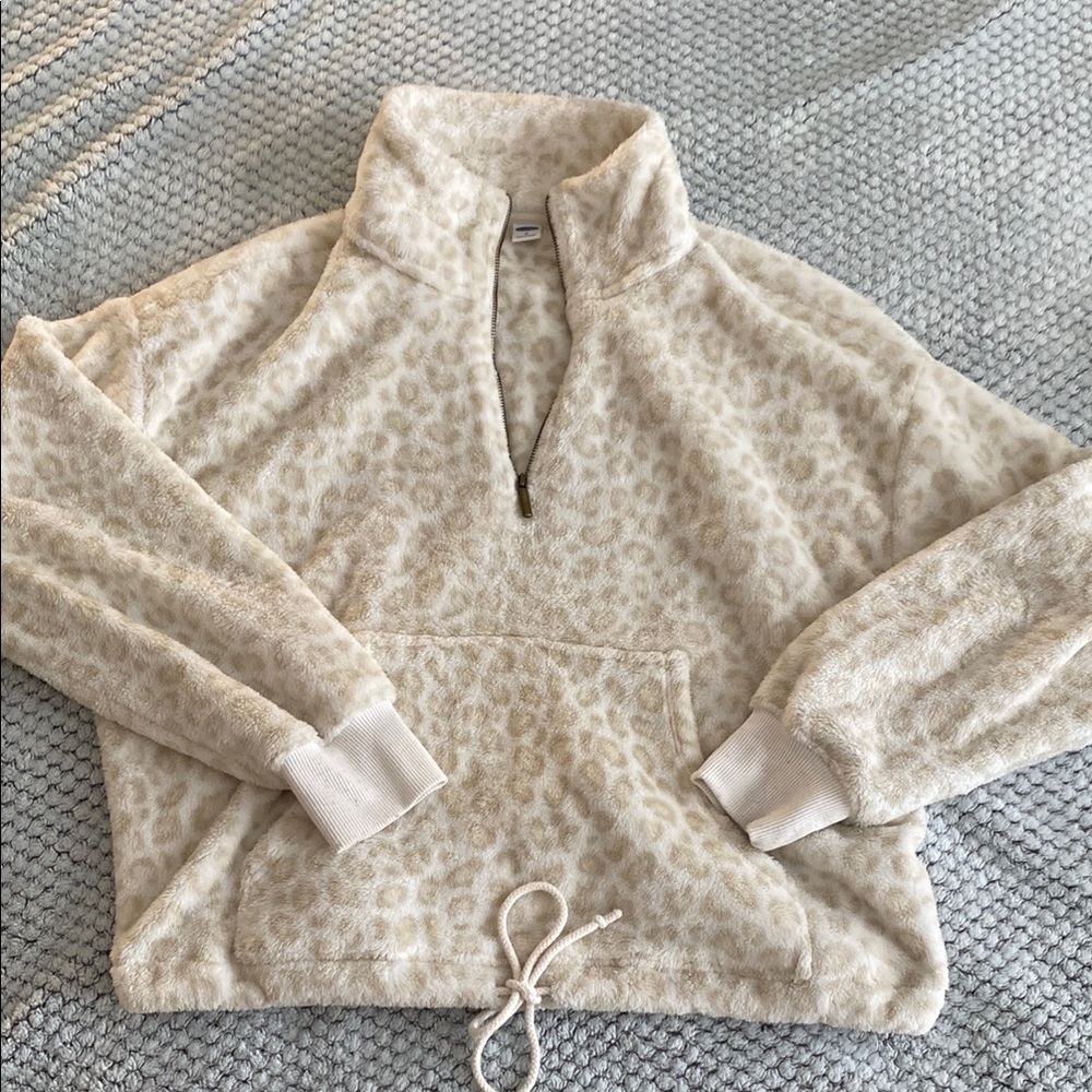 Old Navy Cream Leopard Print Pullover